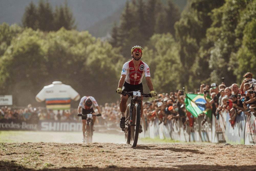 Nino Schurter está de volta 2021 Campeão do Mundo XCO