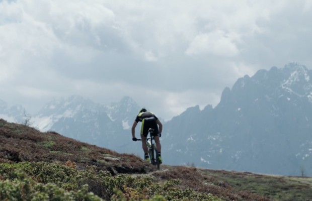 Así entrena y vive Alban Lakata, el hombre maratón