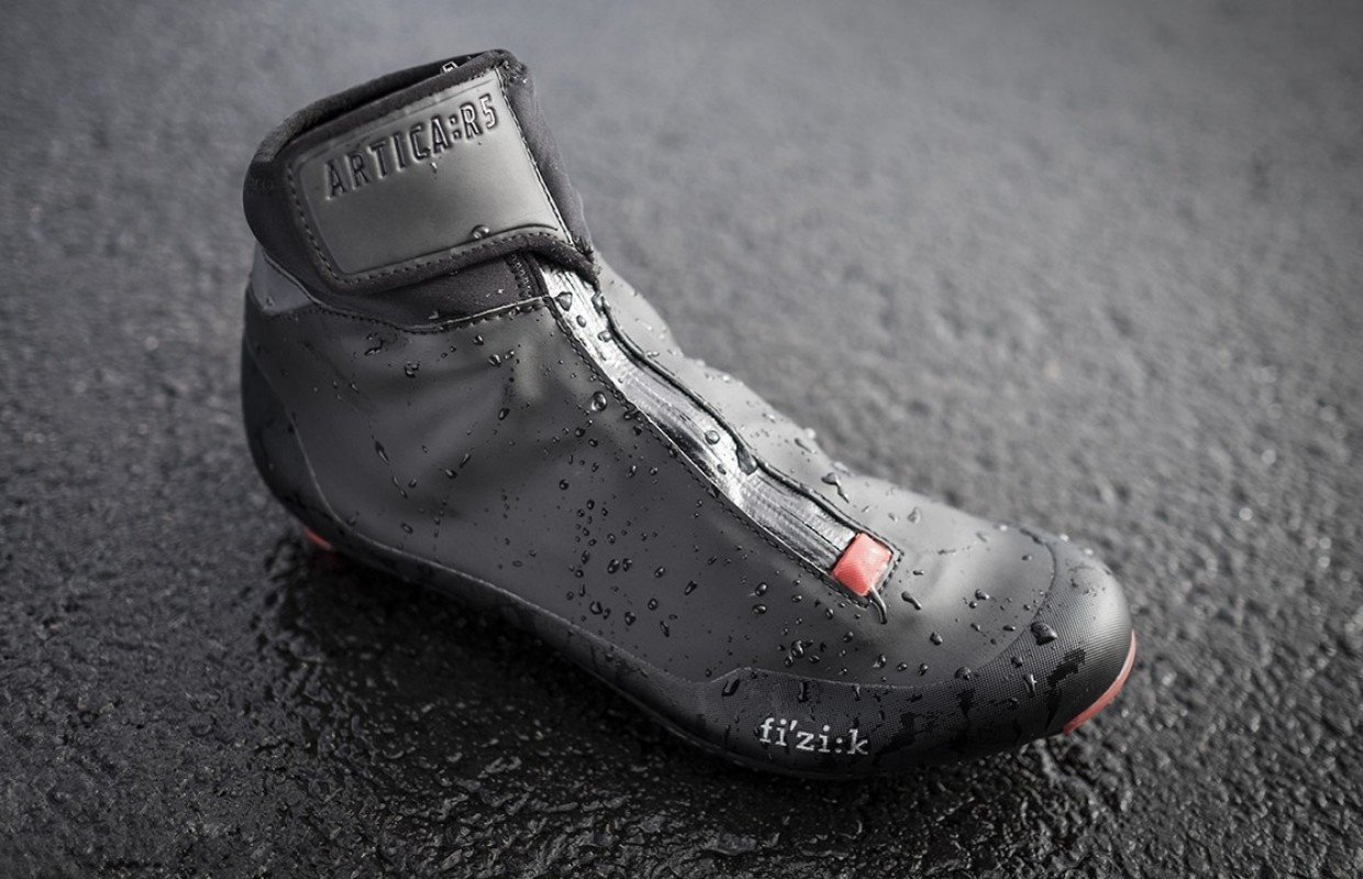 Fizik Artica X5 y R5, nuevas zapatillas invierno para mountain bike y