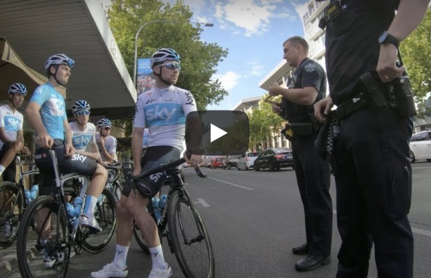 La policía detiene al Team Sky en Adelaide