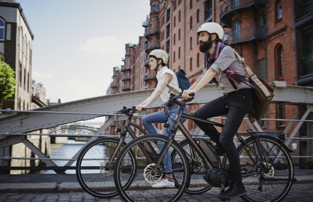 Un estudio confirma que las bicicletas eléctricas están quitando usuarios a los coches