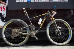 2 mountain bikes Campeonas del Mundo XCM