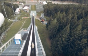 Este récord de salto sobre MTB acaba en una caída de récord