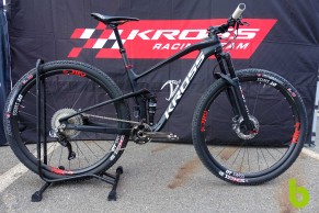 Así es el prototipo de la Kross Earth de doble suspensión de Jolanda Neff