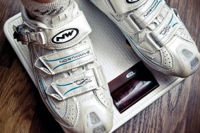 How much do the top 10 MTB and road cyclists weigh?