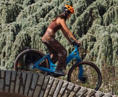 Ultima Multipath, le premier ebike fabriqué en plastique recyclé