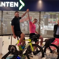 Este ciclista ya estuvo 10 días sin salir para hacer 5.000 km en rodillo