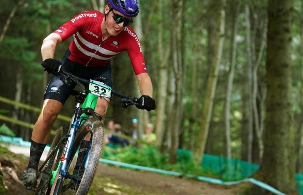 The next "Pidcock" signs for Lidl-Trek