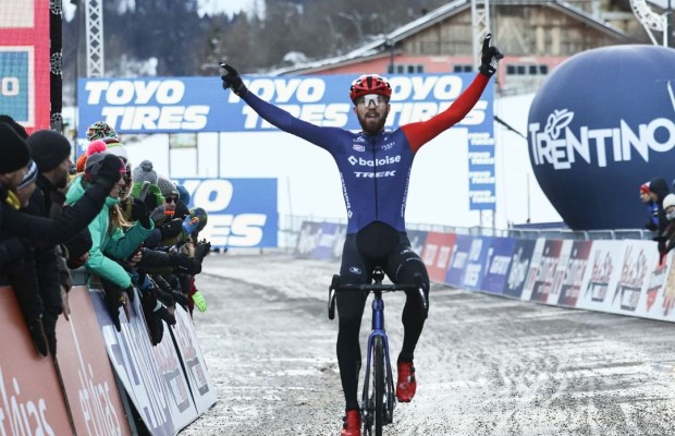 Nieuwenhuis y Bakker estrenan su casillero de victorias en la Copa del Mundo CX de Val di Sole