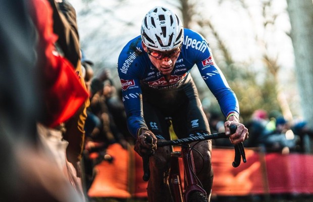 The CX season takes another level this week with the first Pidcock VS Van der Poel