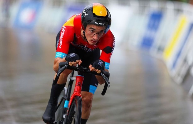 The twisted brake levers are over, the UCI will ban this position in 2024