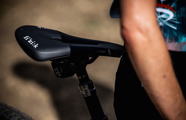 Vento Argo X, the off-road racing saddle from Fi’zi:k
