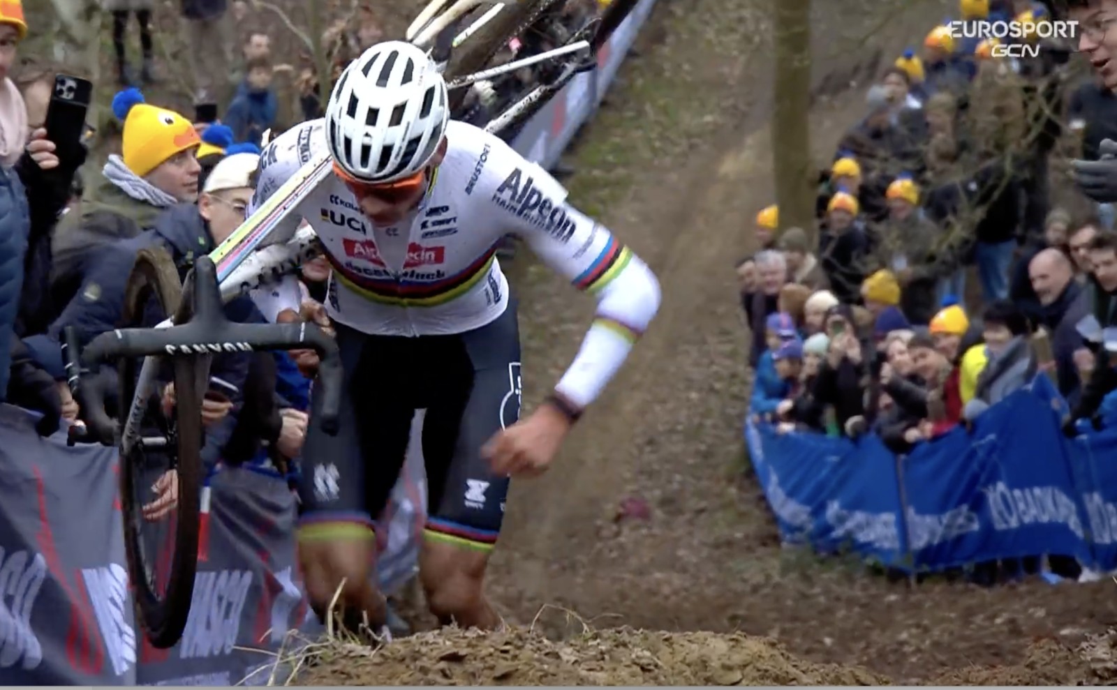 Recital de Van der Poel para ganar el X2O de Herentals, Pidcock pone la