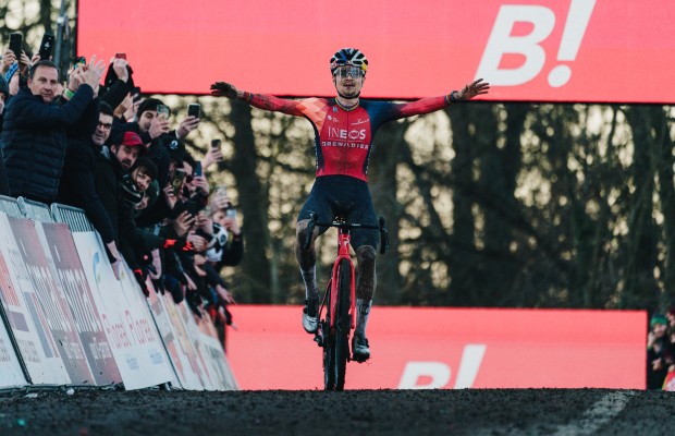 Pidcock y Alvarado reinan en la Copa del Mundo CX de Namur