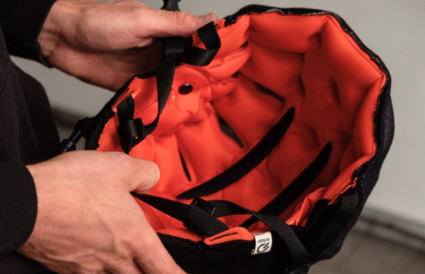 Inflabi, le casque gonflable de poche cherche des financements