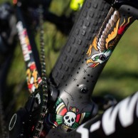 La S-Works Epic "tatuada" de Simon Andreassen