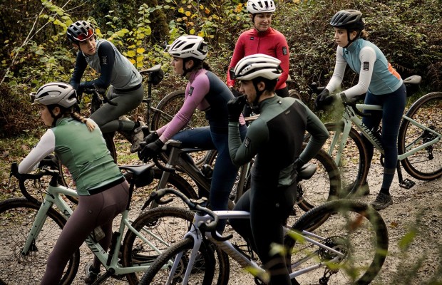 Gobik wishes Merry Christmas with a "very cyclist" video