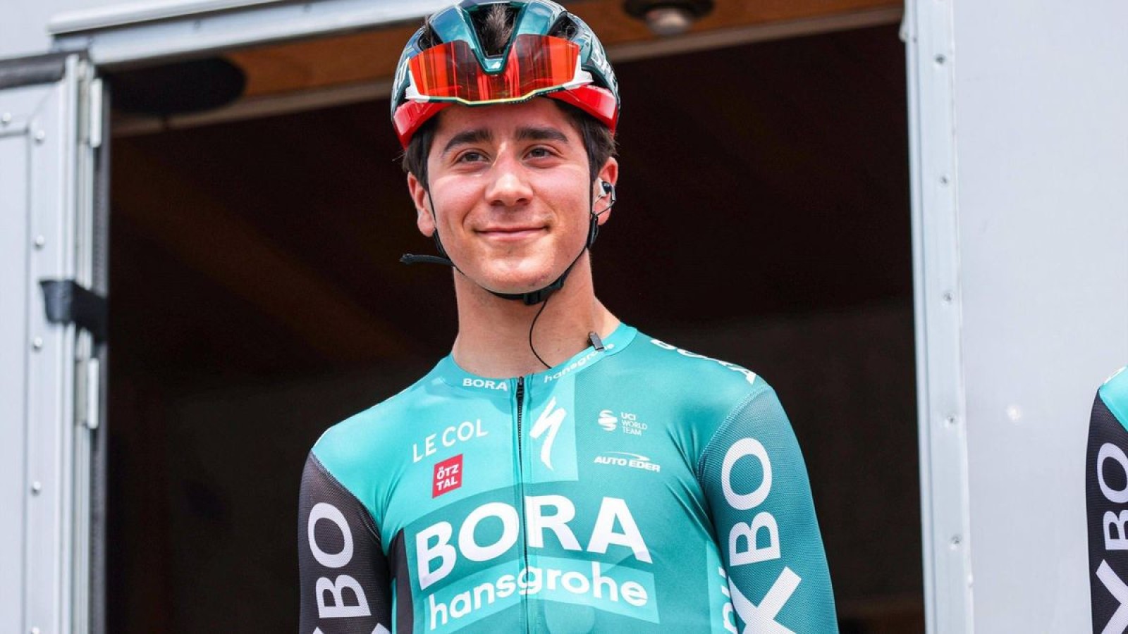 End to the Cian Uijtdebroeks affair: he will be a cyclist for Visma ...