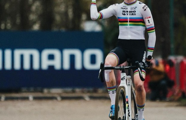 Van Empel regresa con victoria en la Copa del Mundo CX de Amberes
