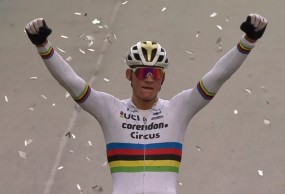Van der Poel consigue su victoria 50 ganando la Copa del Mundo de Zolder