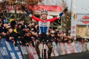 Van der Poel wins with absolute dominance the 2023 CX Gavere World Cup