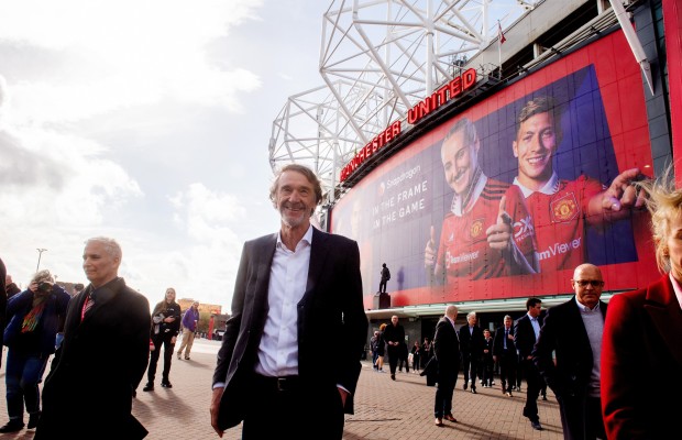O proprietário da INEOS compra parte do Manchester United. Alguma coisa mudará na equipe de ciclismo?