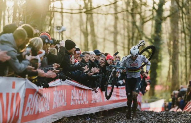 How has Van der Poel achieved such a high level in CX this season?