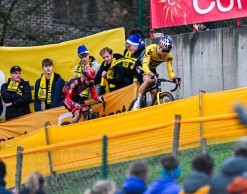 Van Aert fights to the end to win the Superprestige of Heusden-Zolder