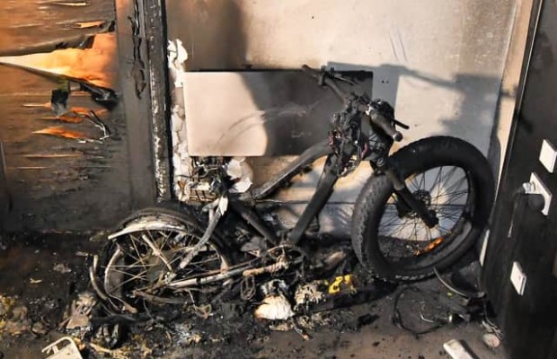 Trop d'incendies causés par des vélos électriques incitent à prendre des mesures à New York