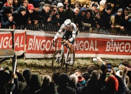 Van der Poel también gana con rotundidad el Superprestigio de Diegem