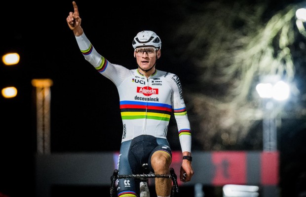 Van der Poel también gana con rotundidad el Superprestigio de Diegem
