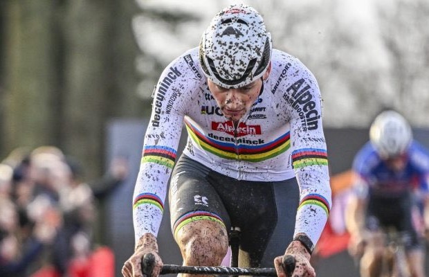 Mathieu van der Poel starts the year winning unopposed in Baal