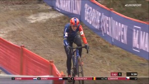 Pieterse gana la Copa del Mundo CX de Zonhoven tras una dura caída de Brand