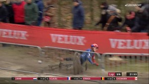 Pieterse gana la Copa del Mundo CX de Zonhoven tras una dura caída de Brand