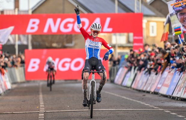 Pieterse wins Zonhoven CX World Cup after Brand's hard crash