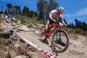 Anton Cooper y Bec McConnell ganan el Campeonato de Oceanía XCO