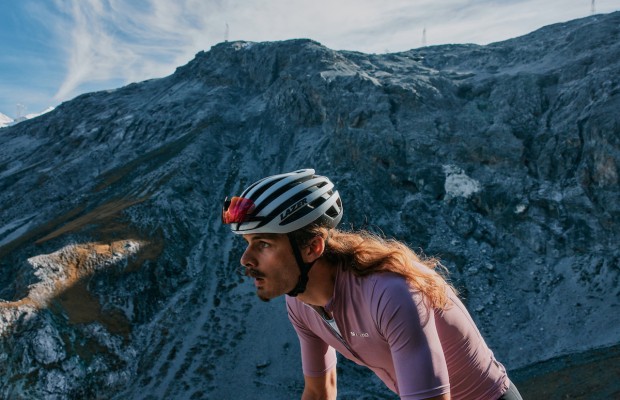 Le nouveau Lazer Z1 KINETICORE se réinvente pour être le plus léger sur le marché avec une protection contre les rotations