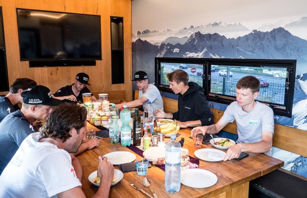 Les 5 repas et 5 collations préférés des cyclistes du BORA-Hansgrohe