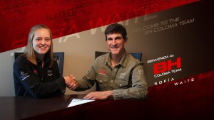 The BH Coloma Team signs the young American, Sofia Waite