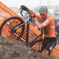 Mathieu Van der Poel domina y gana a su antojo el Campeonato del Mundo de ciclocross 2020