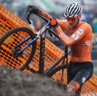Lo mejor del Campeonato del Mundo de Ciclocross que dominó Van der Poel