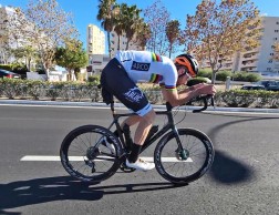 New narrow handlebars with flare to evade UCI regulations on brake levers