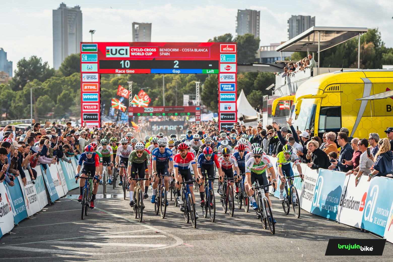 Van Aert Gana Sin Sillín La Copa Del Mundo CX De Benidorm 2024