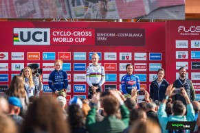 Van Empel gana con un adelantamiento al límite la Copa del Mundo CX de Benidorm 2024