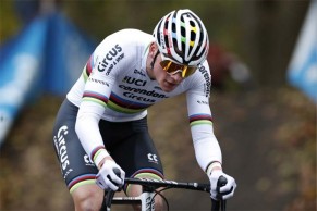 Confirmado, Van der Poel también enferma como el resto de mortales
