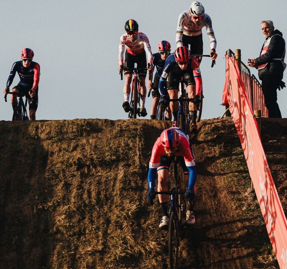 Van der Poel goes for the sixth rainbow how to watch the CX World