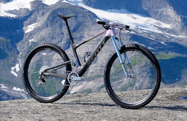 The Dangerholm's SCOTT Spark RC Hypersonic weighs in at 9.19kg