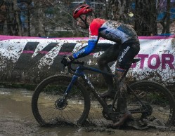 Van der Poel goes for the sixth rainbow: how to watch the CX World Championships 2024