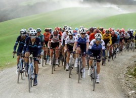 Llega el sterrato con la Strade Bianche 2024: favoritos, horarios y dónde ver