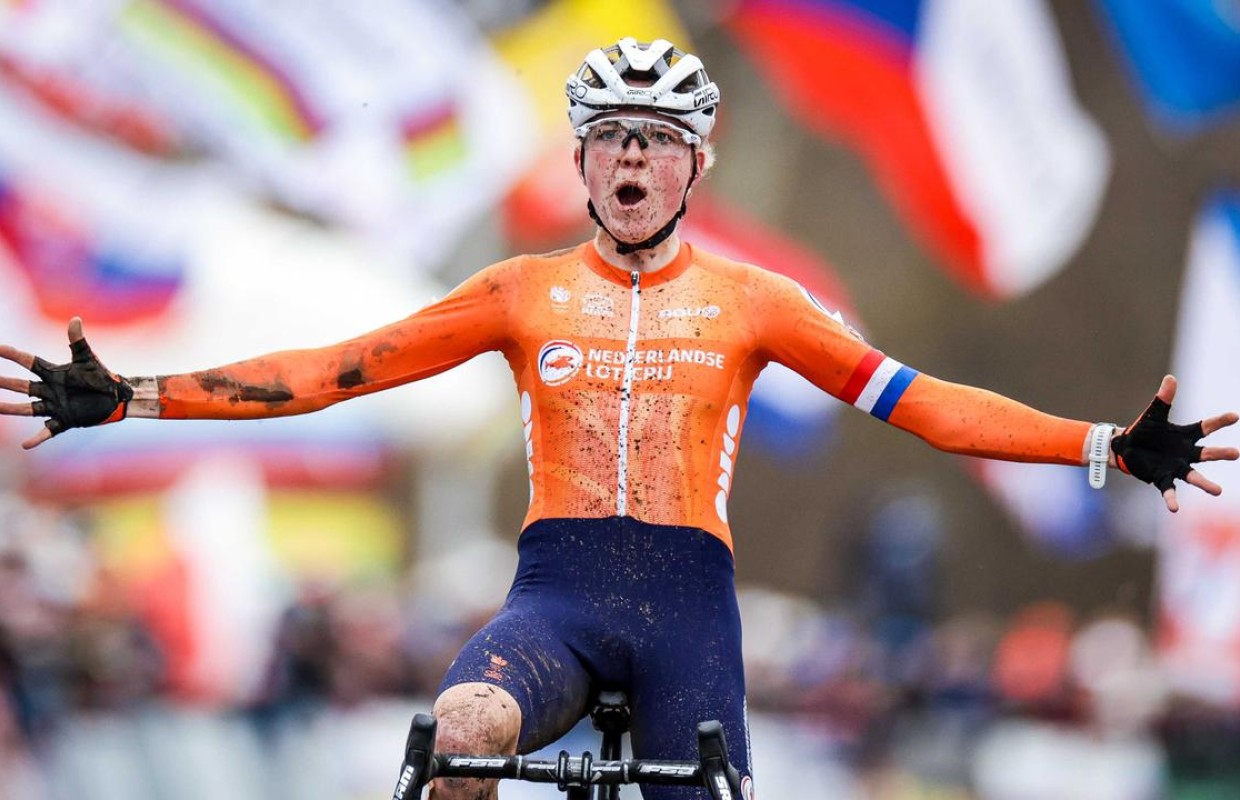 Van Empel achieves a grand victory in the 2024 CX World Championship